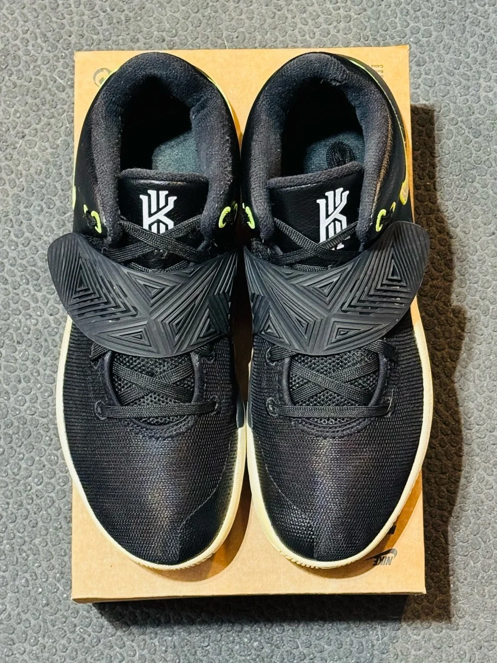 Nike Kyrie Flytrap 3 ‘Black Volt’ 2019 (Sz 10M/11.5W)